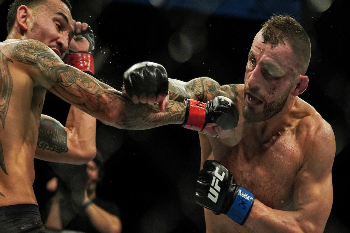 Holloway agrava lesão antiga e é retirado da trilogia contra Volkanovski no UFC 272