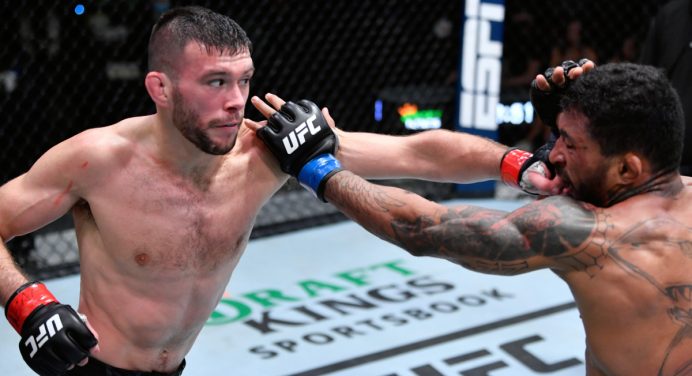 Joanderson ‘Tubarão’ começa melhor, mas cansa e perde em sua estreia no UFC