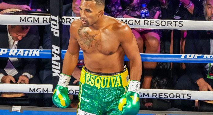 Esquiva Falcão é homenageado na Calçada da Fama do esporte no Espírito Santo