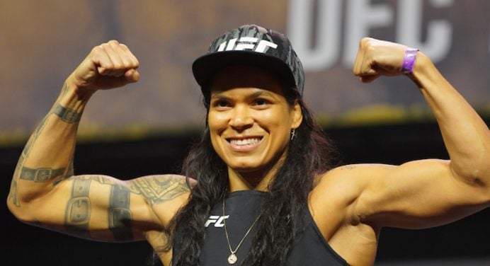 Amanda Nunes minimiza falta de concorrência nos penas e menciona possível rival