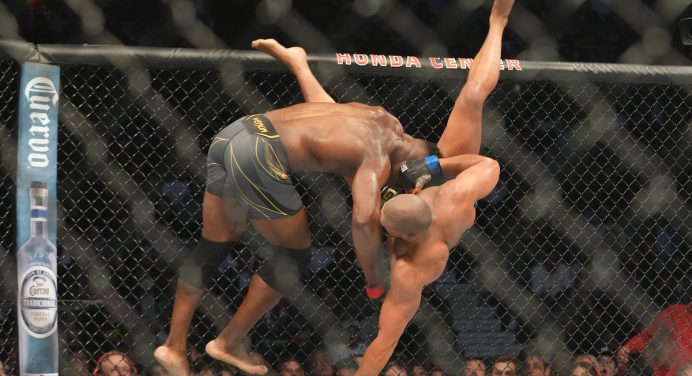 Gane nega ter se surpreendido com tática de Ngannou: “Era a maior chance dele”