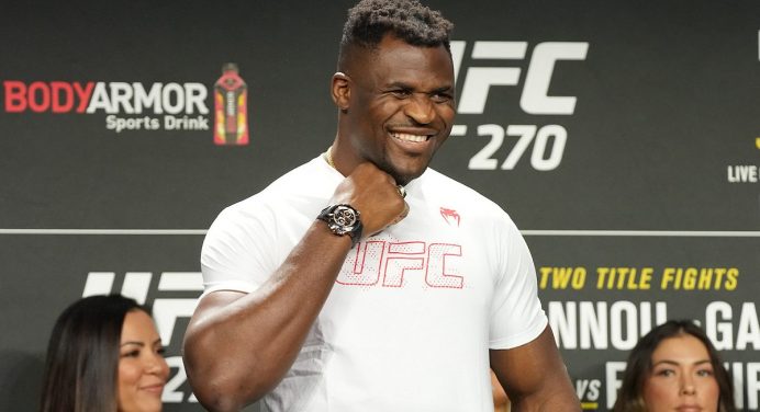 Cormier exalta Ngannou após luta de boxe contra Tyson Fury: “Homem mais perigoso do mundo”