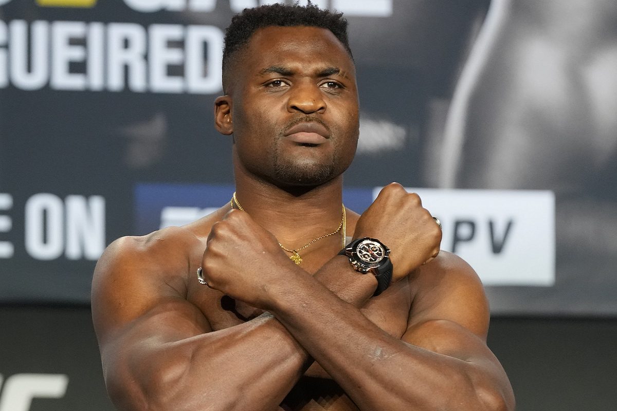 Mike Tyson encoraja Ngannou a realizar luta de boxe: “Precisa ganhar dinheiro”