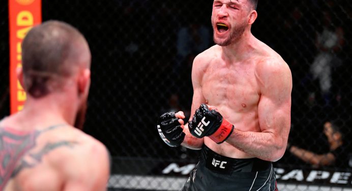 Lutador do UFC ganha premiação dobrada após falha de rival na balança