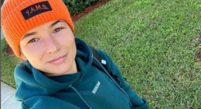 Lutadora ucraniana do UFC se revolta com invasão russa e xinga Vladimir Putin