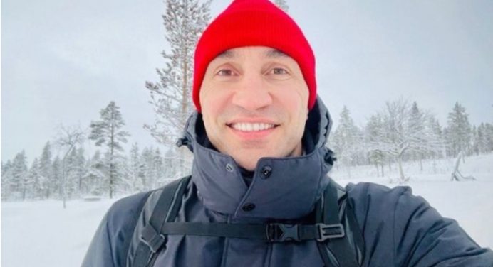 Lenda do boxe se alista no exército para defender Ucrânia de possível invasão russa