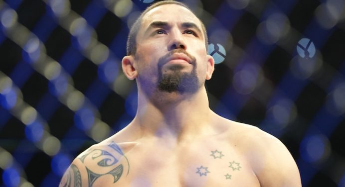 Whittaker revela lesão e confirma que está fora da luta com Vettori no UFC 275