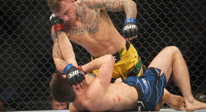 Renato Moicano finaliza no UFC e pede respeito aos atletas brasileiros