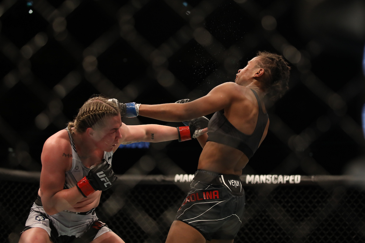 Lutadora inglesa aplica nocaute avassalador em Luana ‘Dread’ no UFC Londres