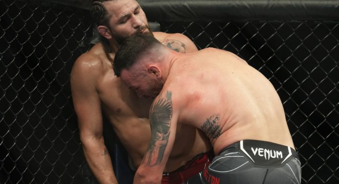 Dente quebrado e chance de prisão! Saiba dos detalhes da briga entre Masvidal e Colby