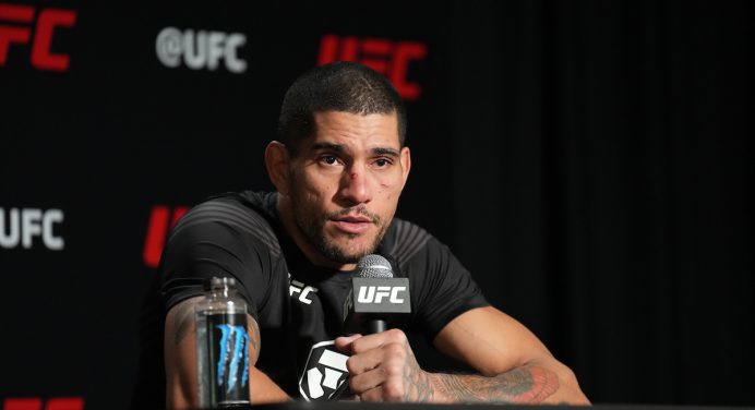 Ex-campeão do UFC destaca lições que ‘Poatan’ tirou de luta com ‘Blindado’