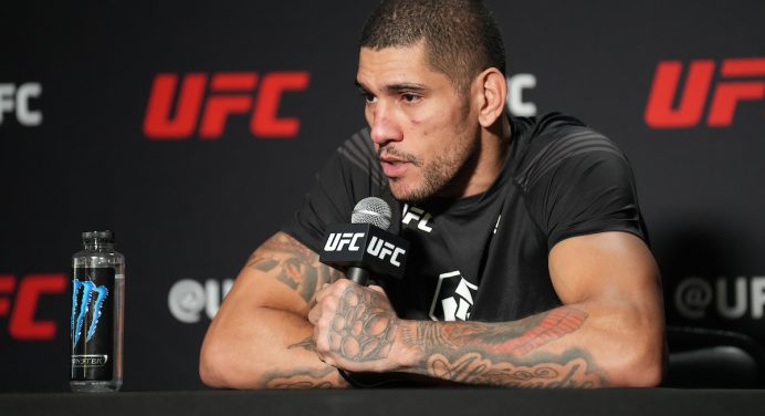 Após nova vitória no UFC, Poatan desafia Cannonier de olho no topo dos médios