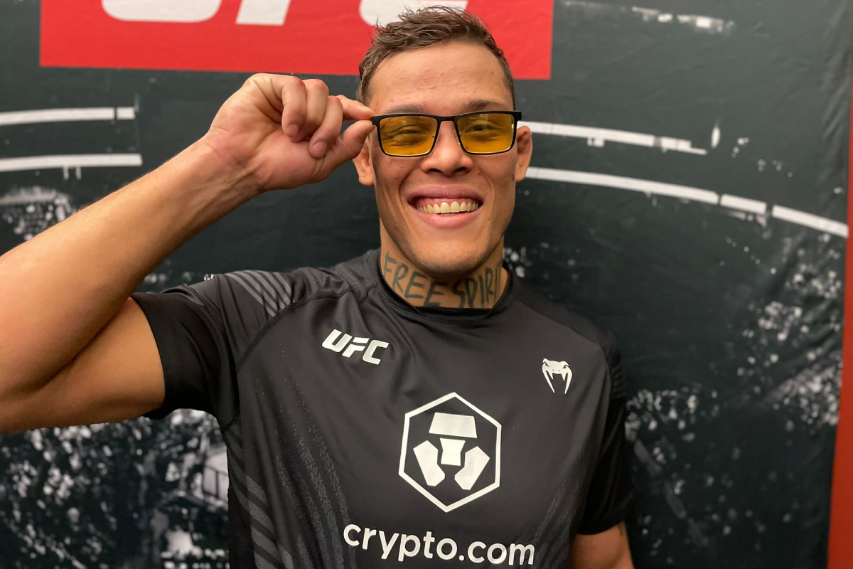 Após vitória na estreia no UFC, Caio Borralho mostra confiança: “Cheguei pronto”