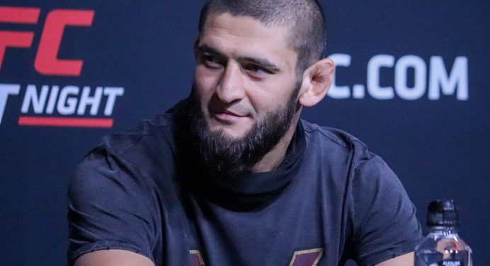 Chimaev ignora qualidade de ‘Durinho’ no jiu-jitsu: “Vou amassar a cara dele”