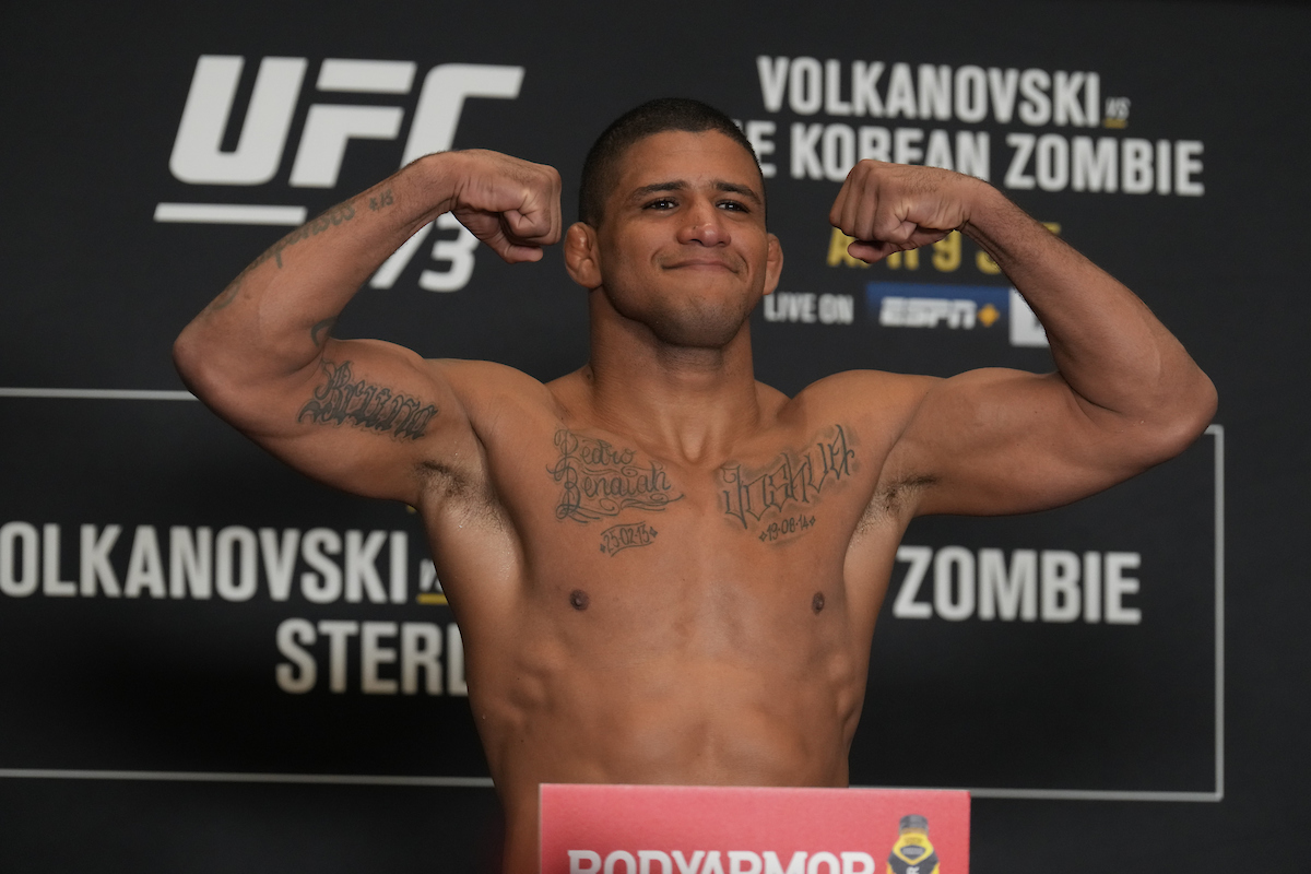 ‘Durinho’ e Chimaev confirmam duelo no UFC 273; campeão chora, mas bate o peso