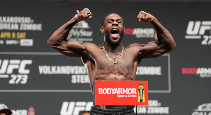 Campeão do UFC ganha 18 kg uma semana após lutar e se assusta: “Não me reconheço”