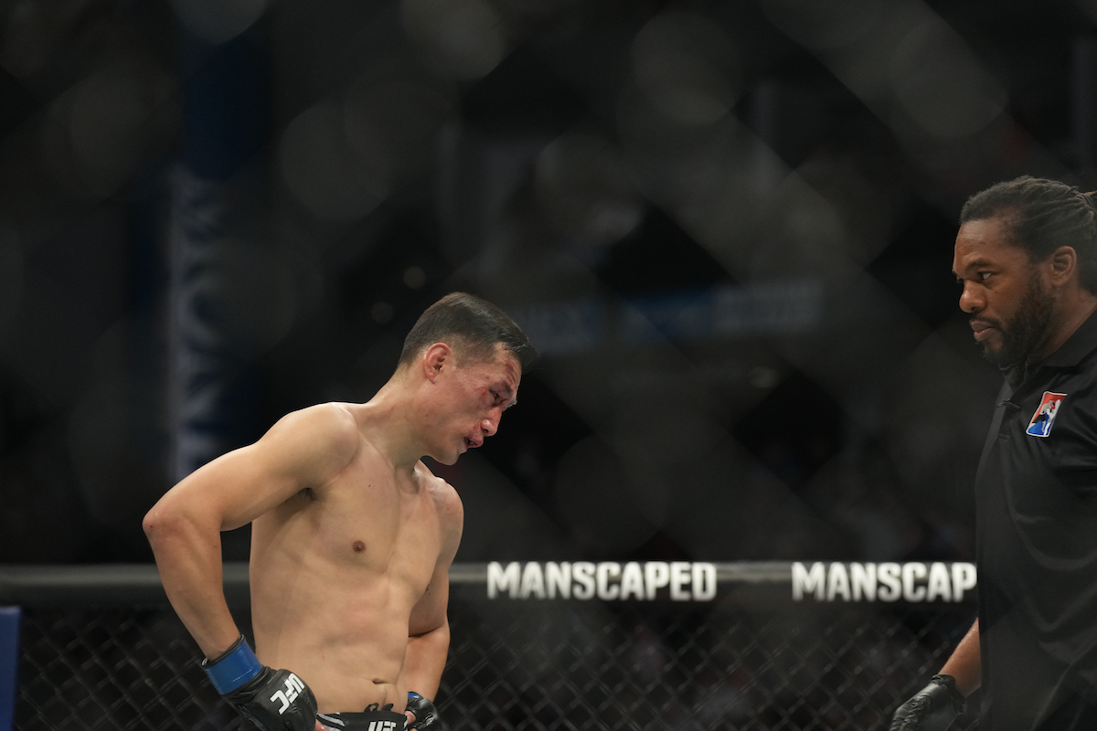 ‘Zumbi Coreano’ escapa de longa suspensão médica após castigo sofrido no UFC 273