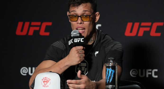 Caio Borralho encara Armen Petrosyan em evento do UFC no dia 9 de julho