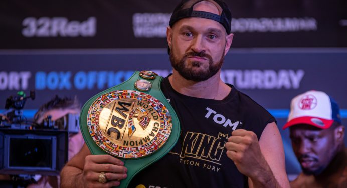 Dirigente revela acordo para Fury vs Usyk por unificação de títulos dos pesos-pesados