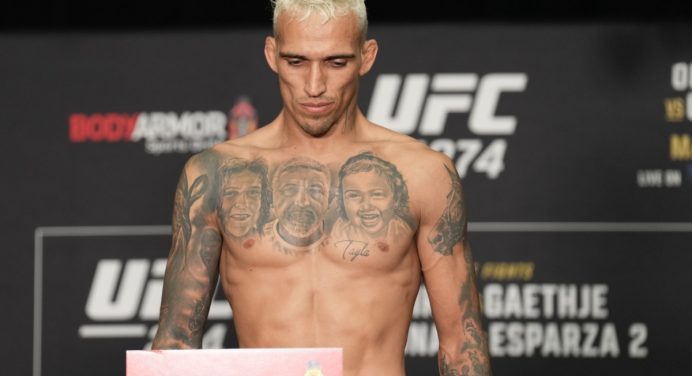 Charles ‘Do Bronx’ não bate o peso e ganha hora extra para vencer a balança