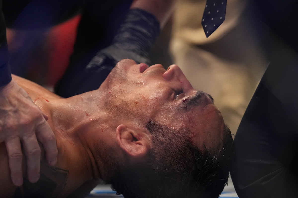 Tony Ferguson recebe 60 dias de suspensão médica após sofrer nocaute brutal no UFC