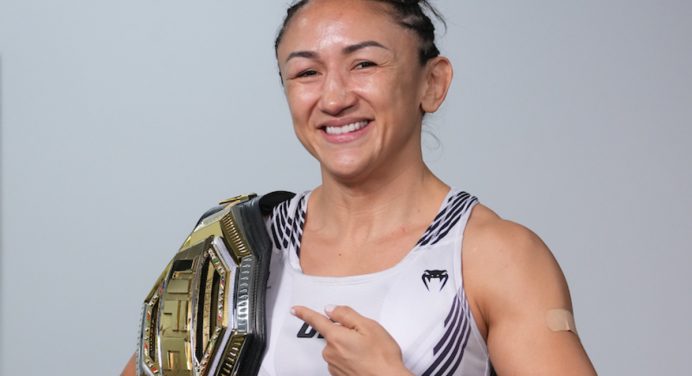 Esparza recusa sugestão de Zhang e destaca status de campeã para definir data de luta