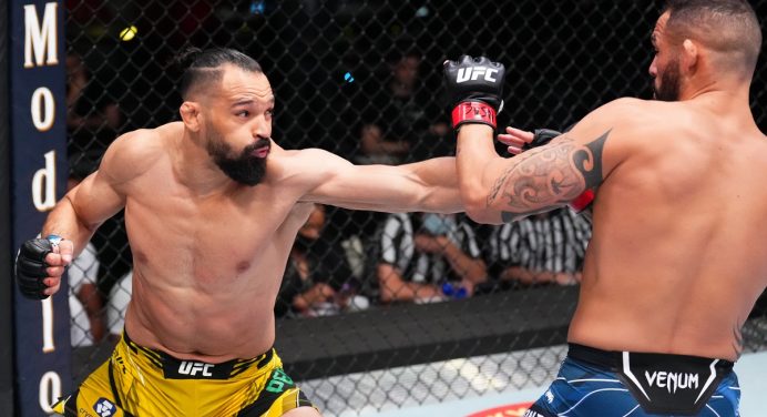 Em luta eletrizante, Michel Pereira vence Ponzinibbio e mantém boa fase no UFC