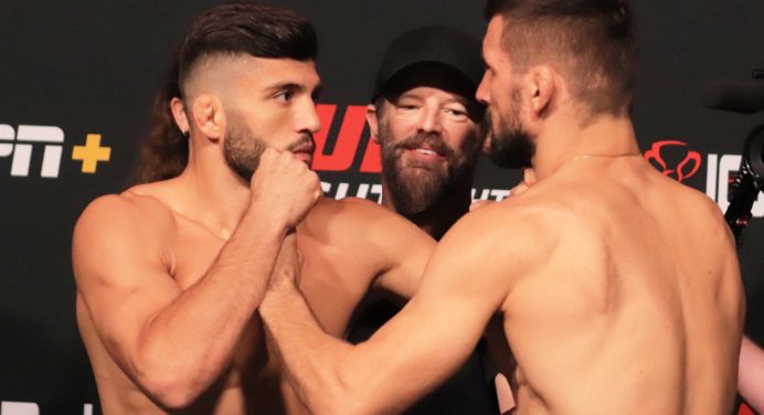 Como assistir o UFC Vegas 57, evento liderado por duelo de promessas do peso-leve