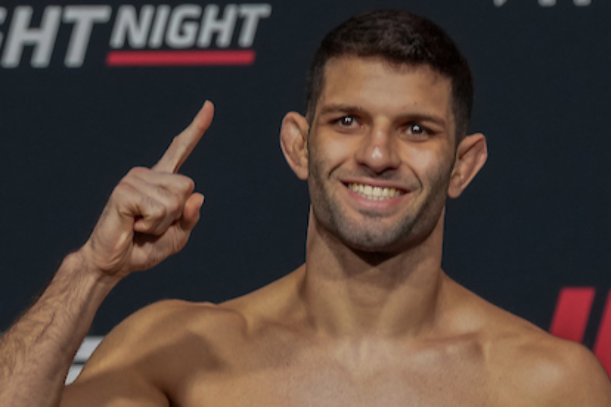 Após perder oponente, Thiago Moisés encara compatriota estreante no UFC Rio, diz site