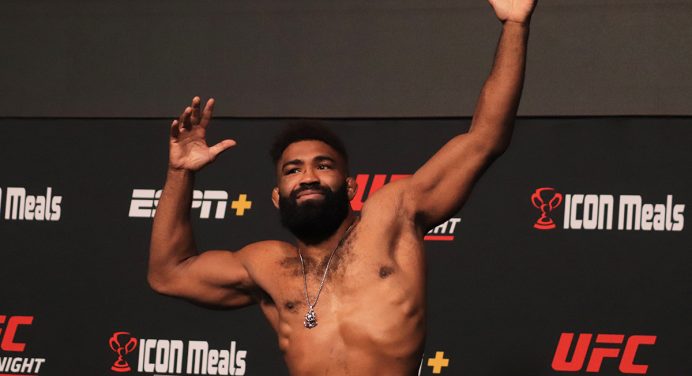 Rival descarta testar suas habilidades no chão contra Rodolfo Vieira no UFC Vegas 57