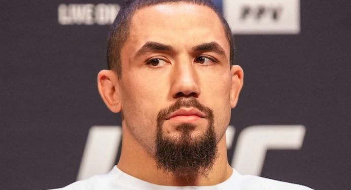 Robert Whittaker questiona tática de Paulo Borrachinha: “Não prestem atenção nele”