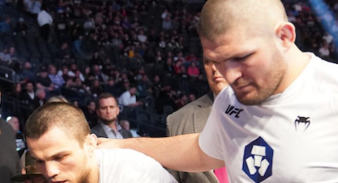 Promessa do UFC explica que pressão por ser primo de Khabib serve como motivação