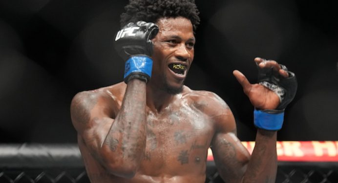 Kevin Holland sugere possível aposentadoria em post enigmático no Instagram