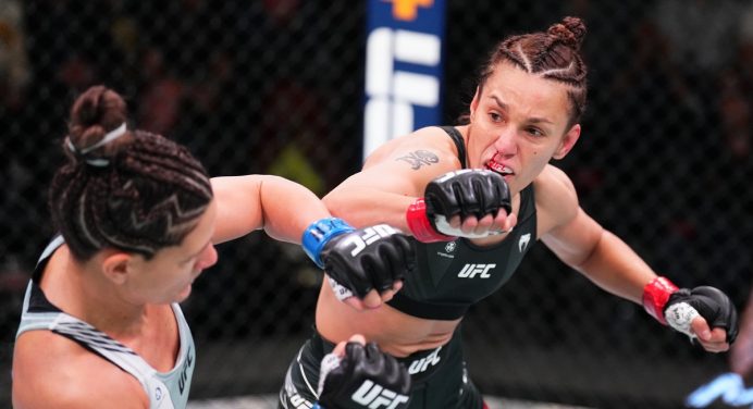 Irmã de Valentina Shevchenko afasta pressão por demissão e volta a vencer no UFC