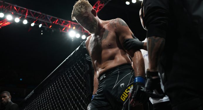 Alexander Gustafsson é nocauteado no UFC Londres e mantém jejum de vitórias