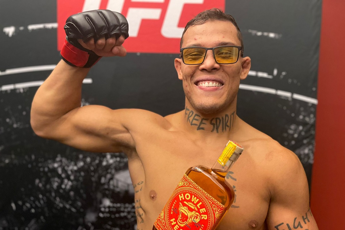 Caio Borralho destaca atuação estratégica em vitória no UFC e almeja luta no Brasil