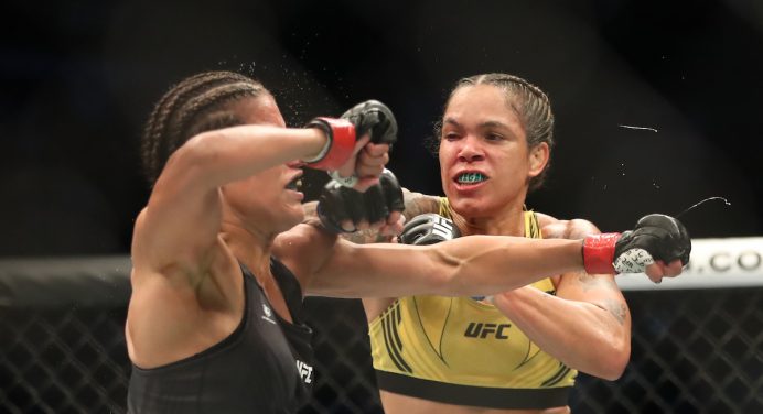 Ex-campeão do UFC rechaça necessidade de trilogia entre Amanda e Peña