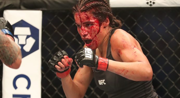 Julianna Peña descarta cirurgia plástica e pede trilogia com Amanda Nunes