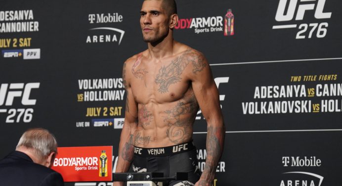 Alex Poatan vence a balança e lidera time brasileiro no UFC 276