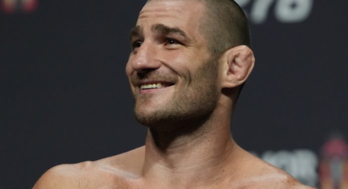 Sean Strickland aponta dinheiro como razão para aceitar luta de última hora no UFC