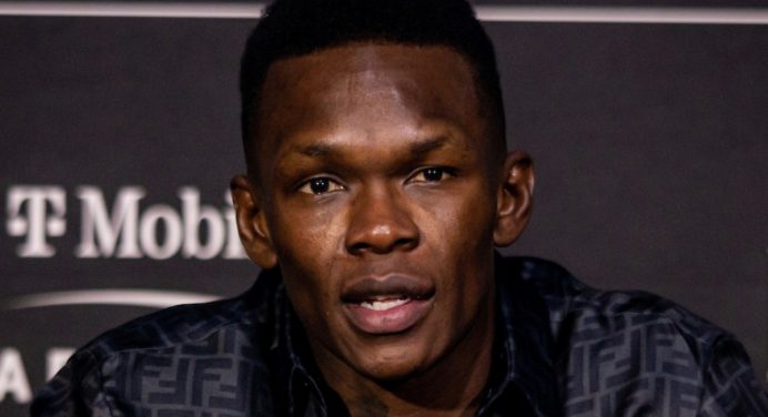 Israel Adesanya apoia saída de Francis Ngannou do UFC: “Fez a escolha certa”