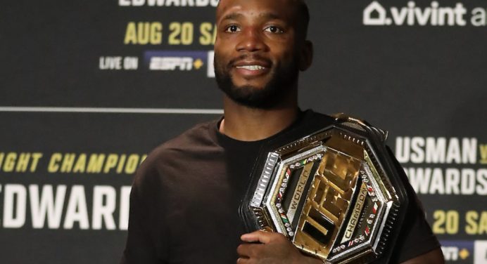 Após título do UFC, Leon Edwards é recebido com festa em volta à Inglaterra; veja