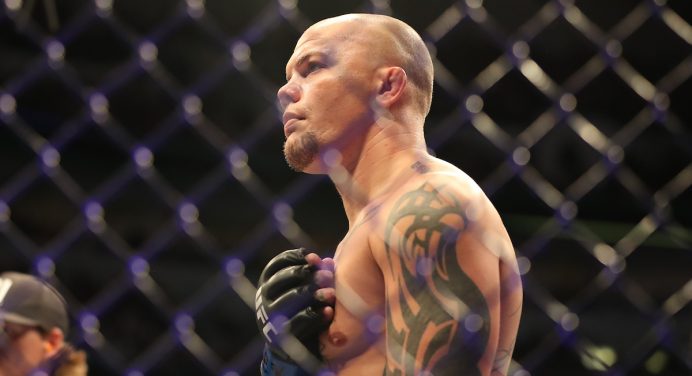 Anthony Smith passará por cirurgia após fraturar tornozelo no UFC 277