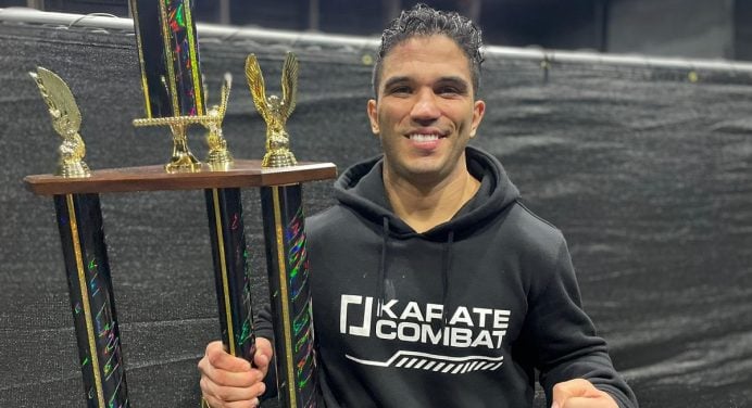 Luiz Rocha exalta feito histórico no Karate Combat: “Moralmente duplo campeão”