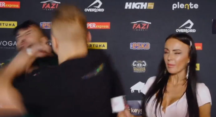 Lutador de MMA agride youtuber durante entrevista; veja