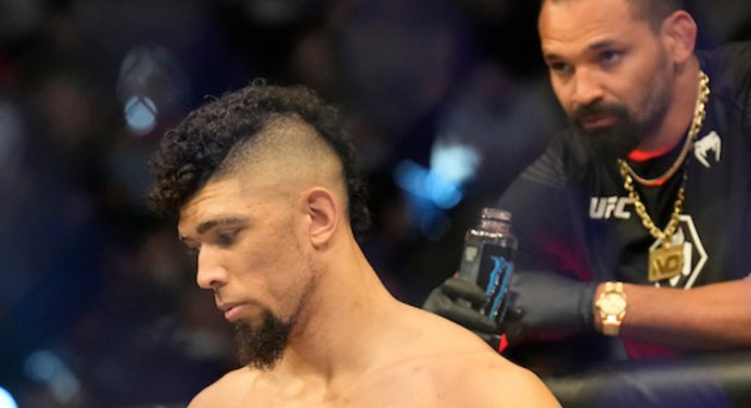 Johnny Walker é retirado do UFC 279 após vitória por não possuir ingressos