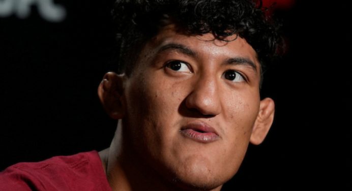Mexicano de 17 anos projeta se tornar campeão mais jovem do UFC