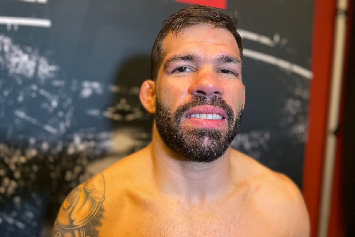 Raphael Assunção indica aposentadoria na próxima luta e sugere despedida no UFC Rio