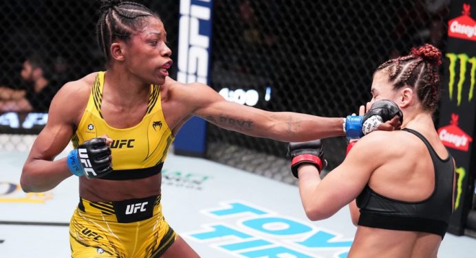 Maria Oliveira é dominada e perde para Vanessa Demopoulos no UFC Vegas 65