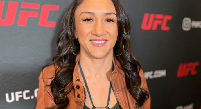 Esparza aponta chave da vitória contra Zhang no UFC: “Minha experiência em alto nível”